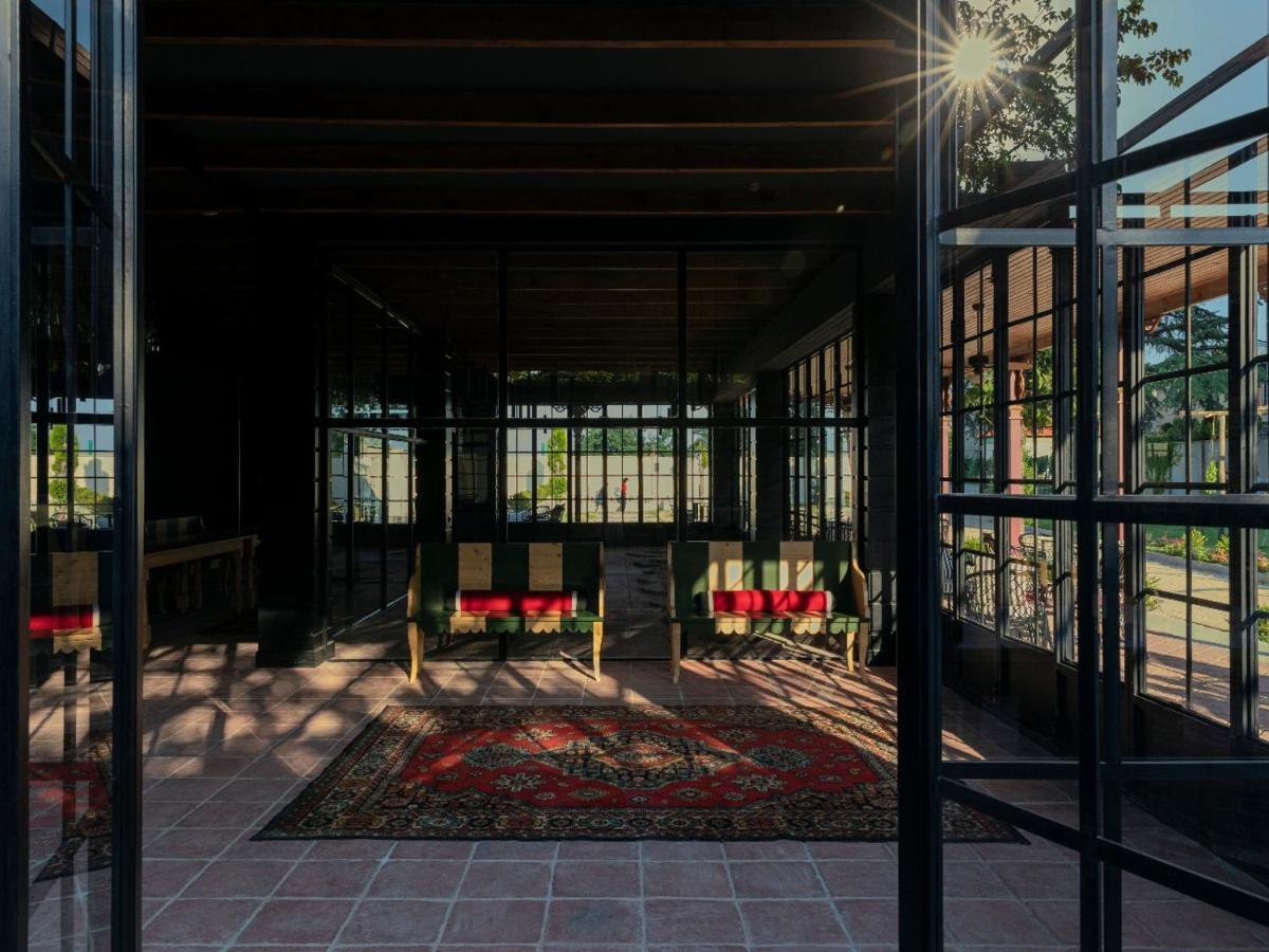 Esquisse Design Hotel Telavi Extérieur photo